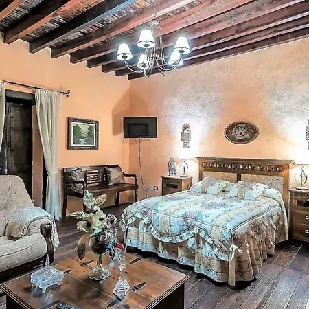 Lovely Spanish Cultural House *